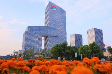 點(diǎn)贊！中國(guó)巨石榮登2023年玻璃纖維十大品牌榜單之首